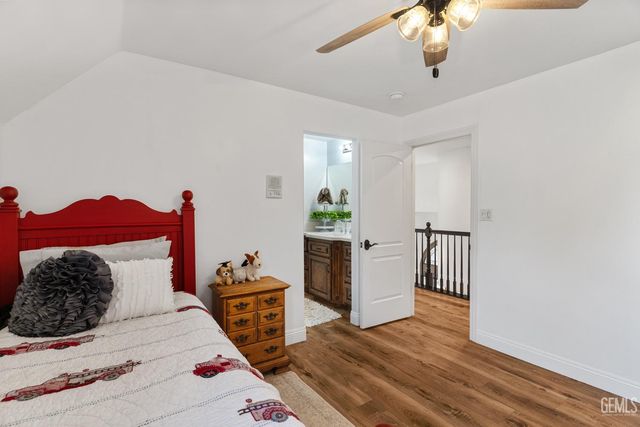 7233 Fountain Valley Drive, Bakersfield, CA 93308