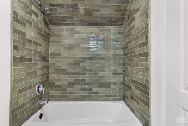 7233 Fountain Valley Drive, Bakersfield, CA 93308