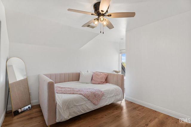 7233 Fountain Valley Drive, Bakersfield, CA 93308