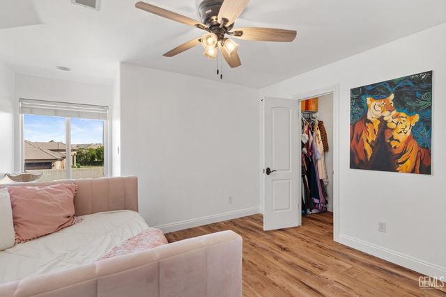 7233 Fountain Valley Drive, Bakersfield, CA 93308