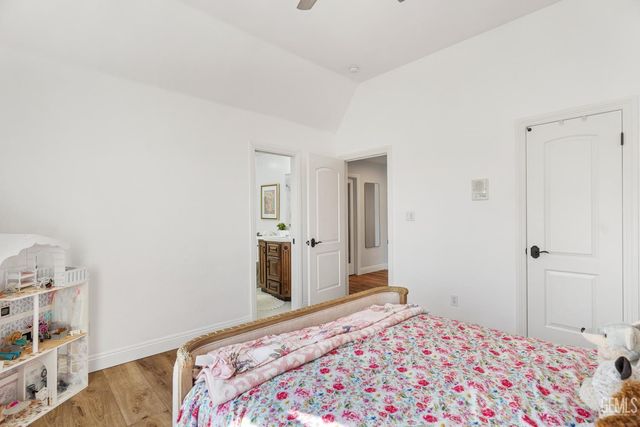 7233 Fountain Valley Drive, Bakersfield, CA 93308