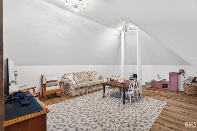 7233 Fountain Valley Drive, Bakersfield, CA 93308