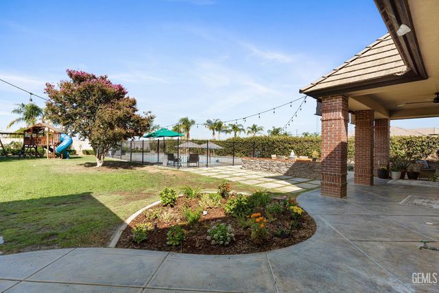 7233 Fountain Valley Drive, Bakersfield, CA 93308