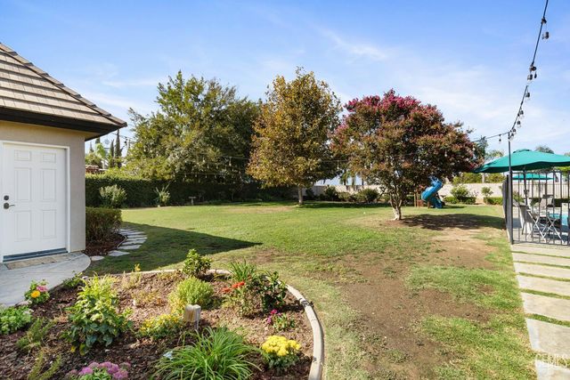 7233 Fountain Valley Drive, Bakersfield, CA 93308