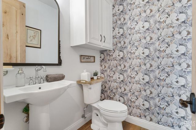 7233 Fountain Valley Drive, Bakersfield, CA 93308