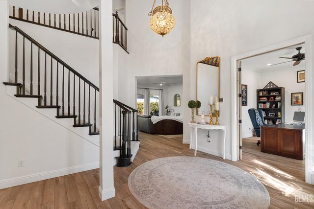 7233 Fountain Valley Drive, Bakersfield, CA 93308