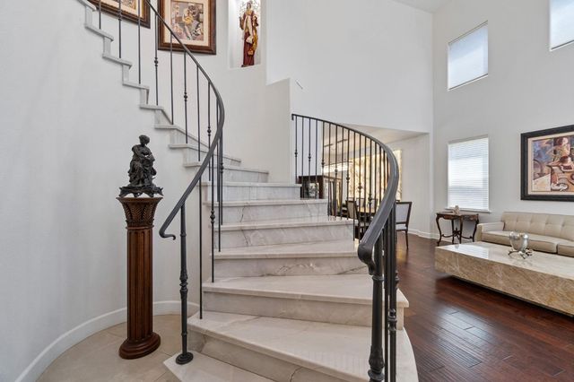 9544 N Larkspur Avenue, Fresno, CA 93720