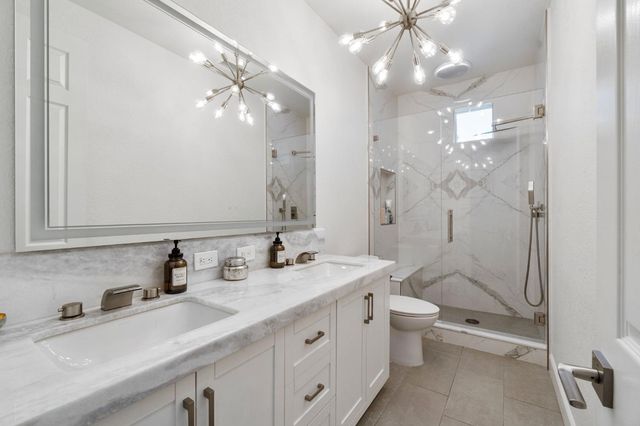 9544 N Larkspur Avenue, Fresno, CA 93720