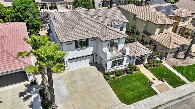 9544 N Larkspur Avenue, Fresno, CA 93720