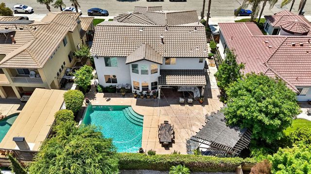 9544 N Larkspur Avenue, Fresno, CA 93720