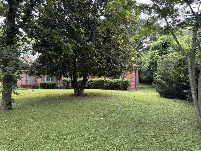 3836 Cross Creek Rd, Nashville, TN 37215