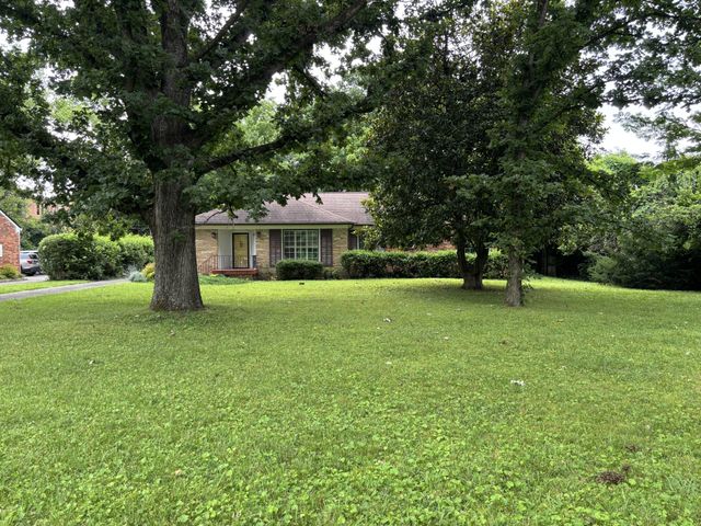 3836 Cross Creek Rd, Nashville, TN 37215