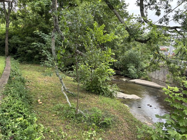 3836 Cross Creek Rd, Nashville, TN 37215