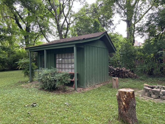 3836 Cross Creek Rd, Nashville, TN 37215