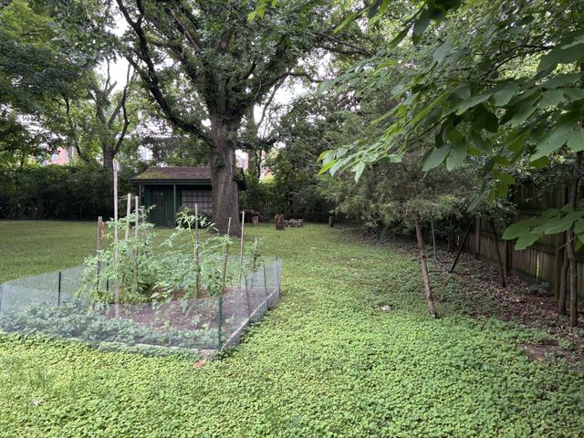 3836 Cross Creek Rd, Nashville, TN 37215