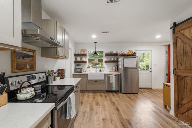 6108 Walton St, Pensacola, FL 32503