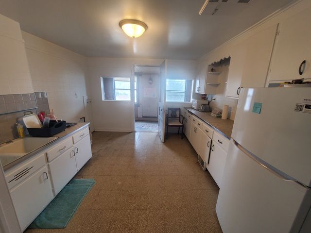 4158 W Wellington Avenue, Chicago, IL 60641