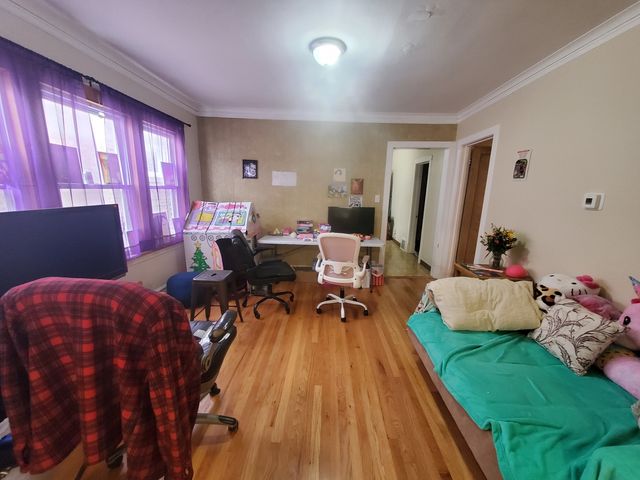 4158 W Wellington Avenue, Chicago, IL 60641