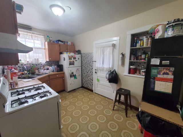 4158 W Wellington Avenue, Chicago, IL 60641