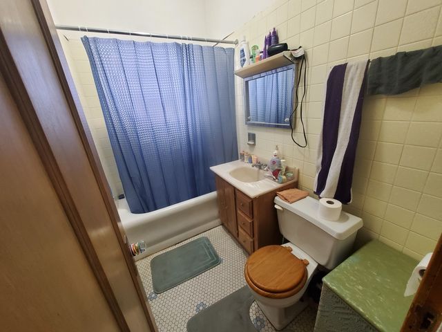 4158 W Wellington Avenue, Chicago, IL 60641