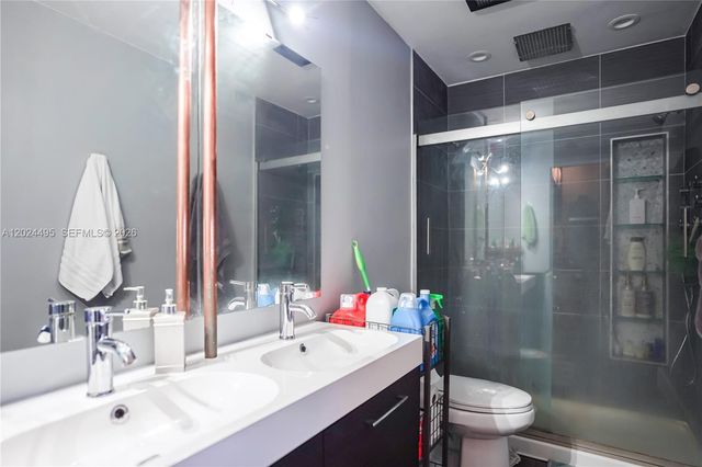18101 NW 68th Ave C204, Hialeah, FL 33015