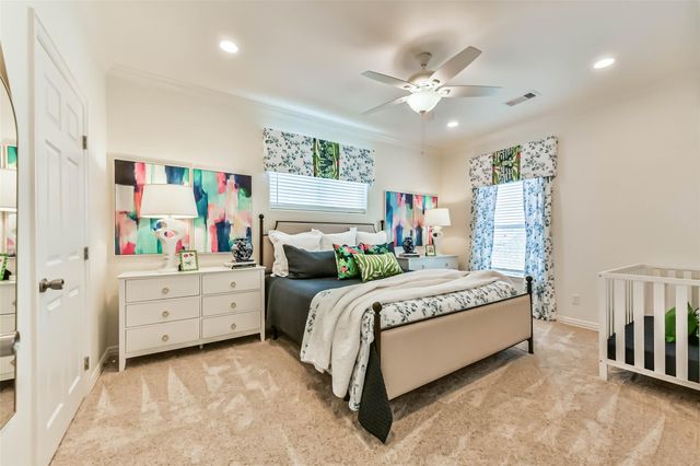 429 Jeanie Lynne Circle, Tiki Island, TX 77554