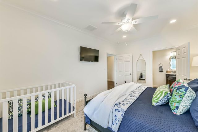 429 Jeanie Lynne Circle, Tiki Island, TX 77554