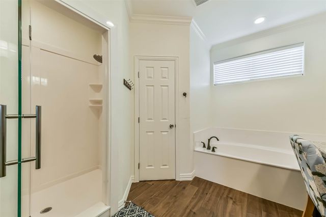 429 Jeanie Lynne Circle, Tiki Island, TX 77554