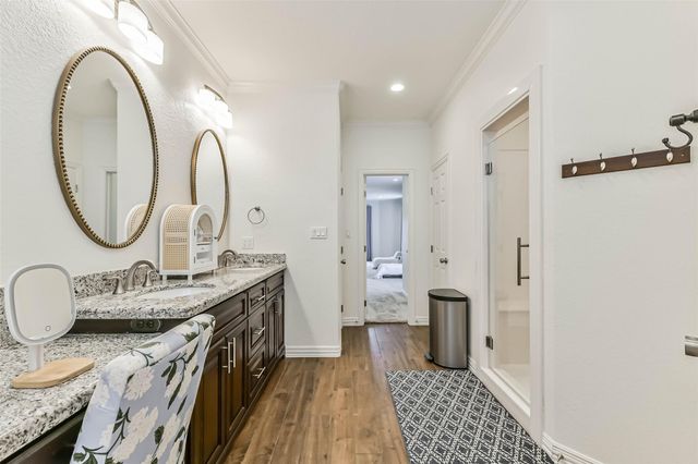 429 Jeanie Lynne Circle, Tiki Island, TX 77554