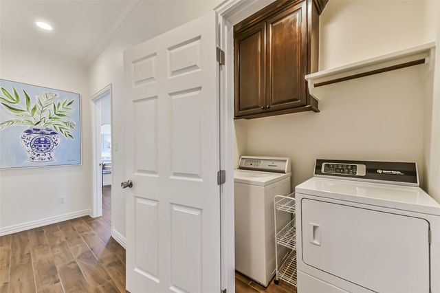 429 Jeanie Lynne Circle, Tiki Island, TX 77554