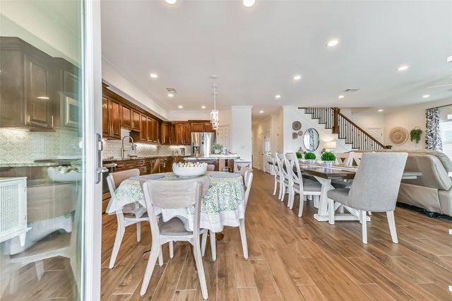 429 Jeanie Lynne Circle, Tiki Island, TX 77554