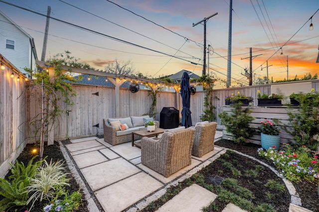 1227 Waverly Street, Houston, TX 77008