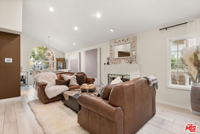 7282 Woodvale Court, West Hills (los Angeles), CA 91307