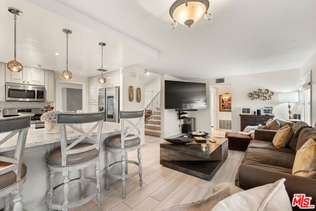 7282 Woodvale Court, West Hills (los Angeles), CA 91307