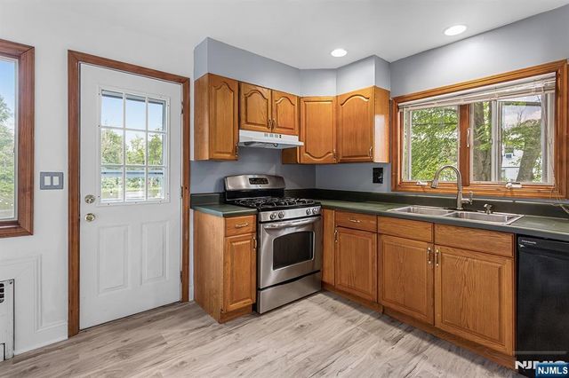 102 Island Avenue, Little Falls, NJ 07424