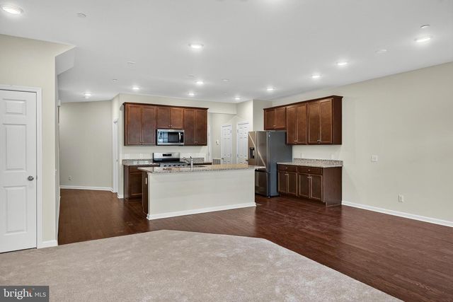 302 MILTON STAMP DR, Glen Mills, PA 19342