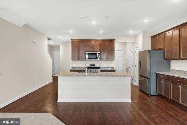 302 MILTON STAMP DR, Glen Mills, PA 19342