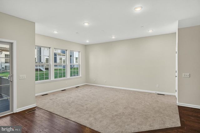 302 MILTON STAMP DR, Glen Mills, PA 19342