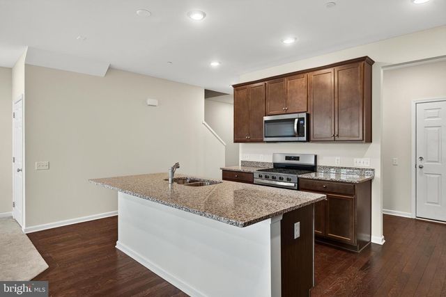 302 MILTON STAMP DR, Glen Mills, PA 19342
