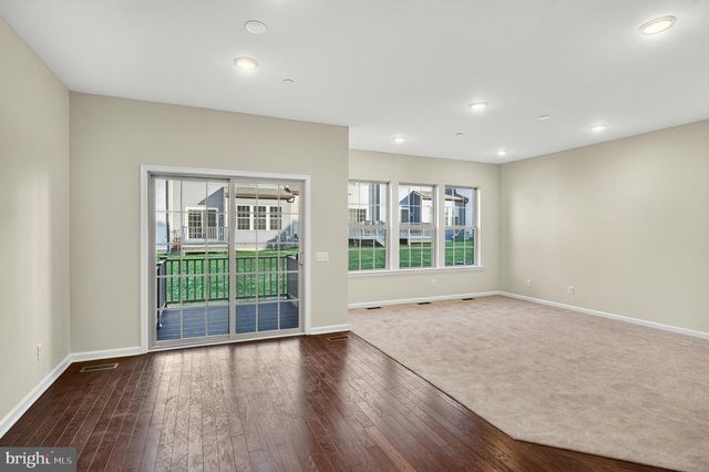 302 MILTON STAMP DR, Glen Mills, PA 19342