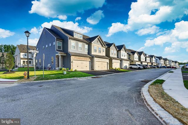 302 MILTON STAMP DR, Glen Mills, PA 19342