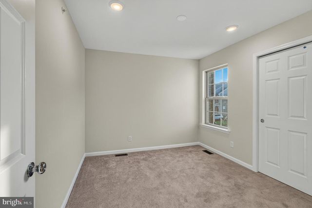 302 MILTON STAMP DR, Glen Mills, PA 19342