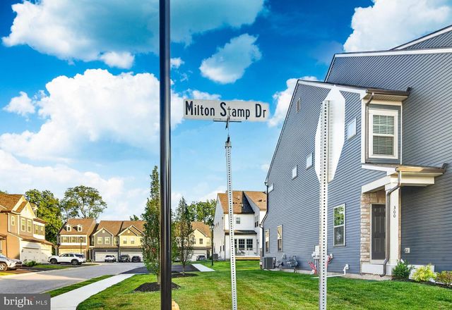 302 MILTON STAMP DR, Glen Mills, PA 19342