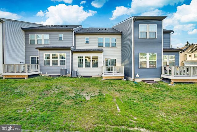 302 MILTON STAMP DR, Glen Mills, PA 19342