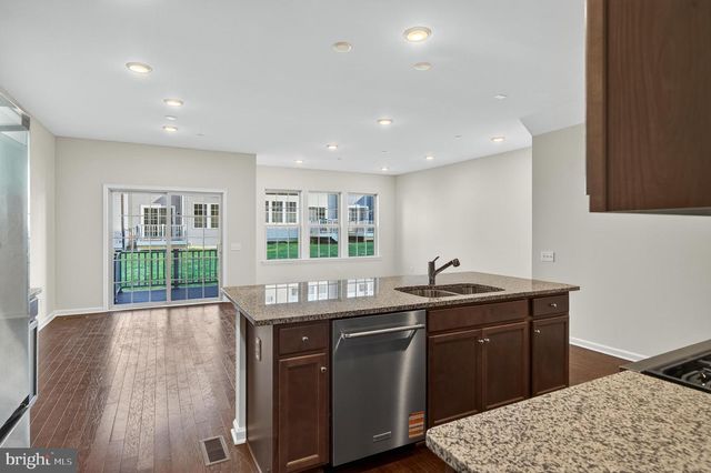 302 MILTON STAMP DR, Glen Mills, PA 19342