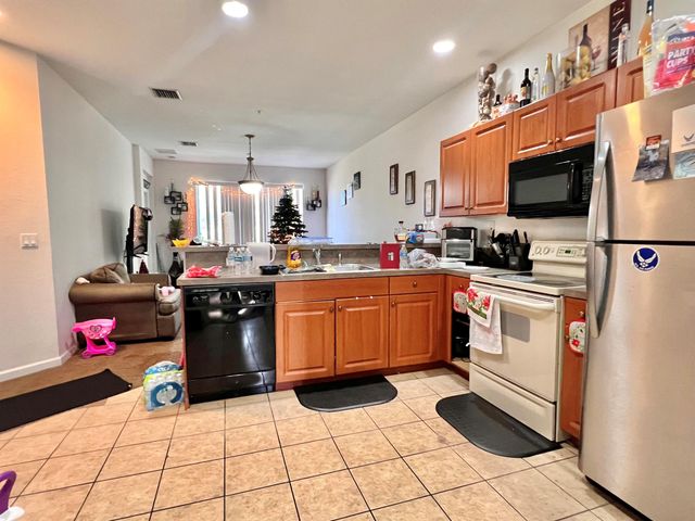 2010 Freeport Lane 4104, Riviera Beach, FL 33404
