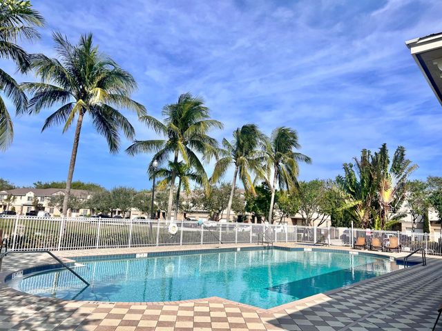 2010 Freeport Lane 4104, Riviera Beach, FL 33404