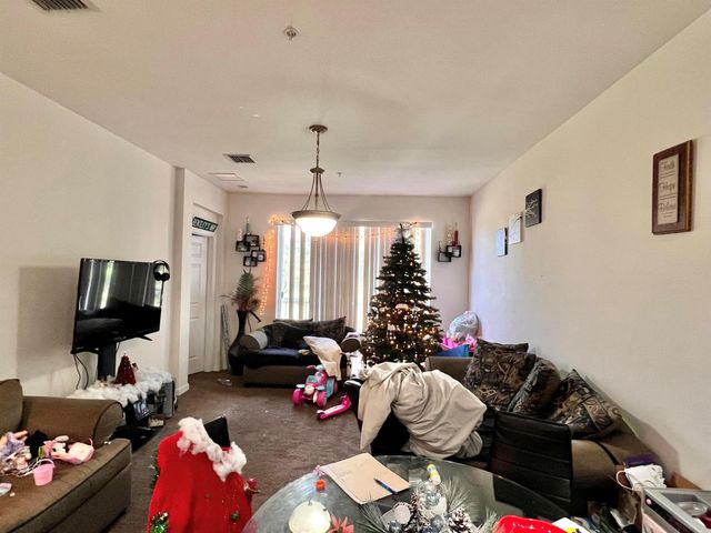 2010 Freeport Lane 4104, Riviera Beach, FL 33404