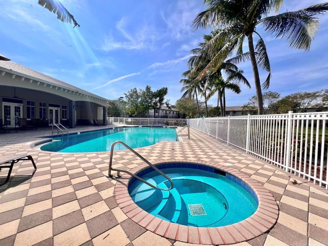 2010 Freeport Lane 4104, Riviera Beach, FL 33404