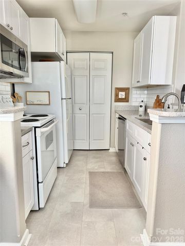 3991 Town Center Road, Harrisburg, NC 28075